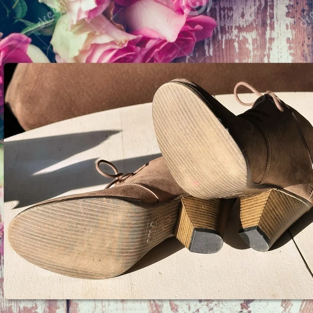 MIA SHAWNA BEIGE / TAUPE BOOTIES 8